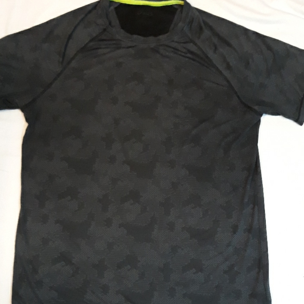 Oasis top.